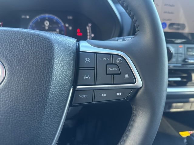 Used 2025 Toyota Grand Highlander AWD image 17