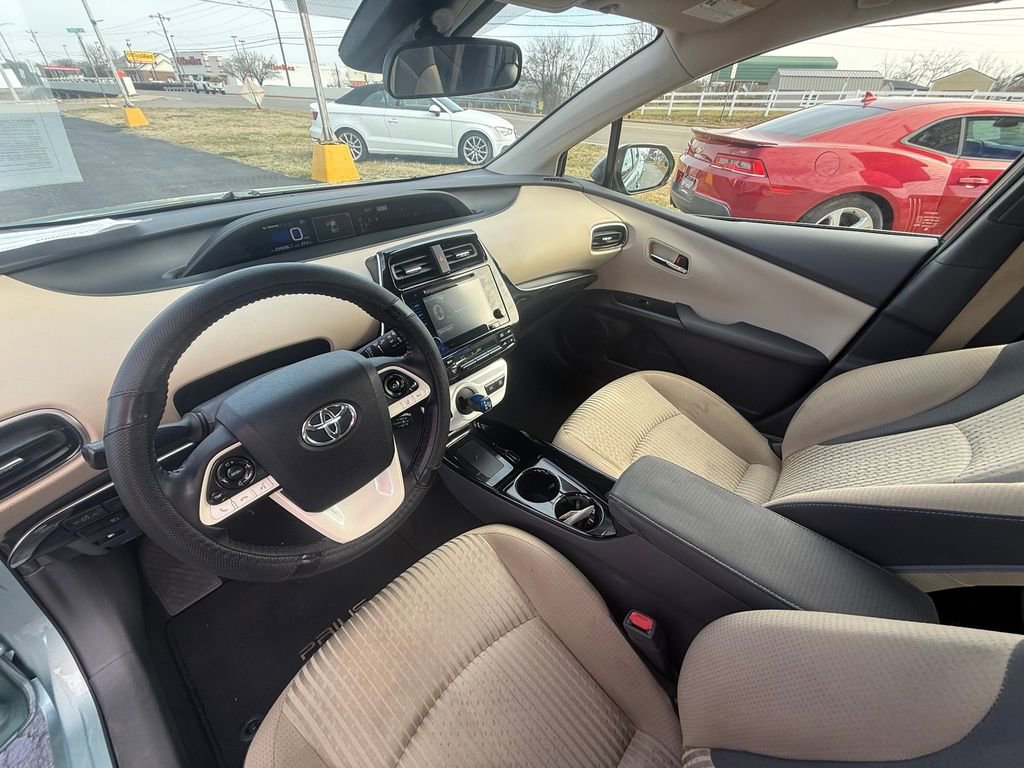 Used 2017 Toyota Prius Three image 14