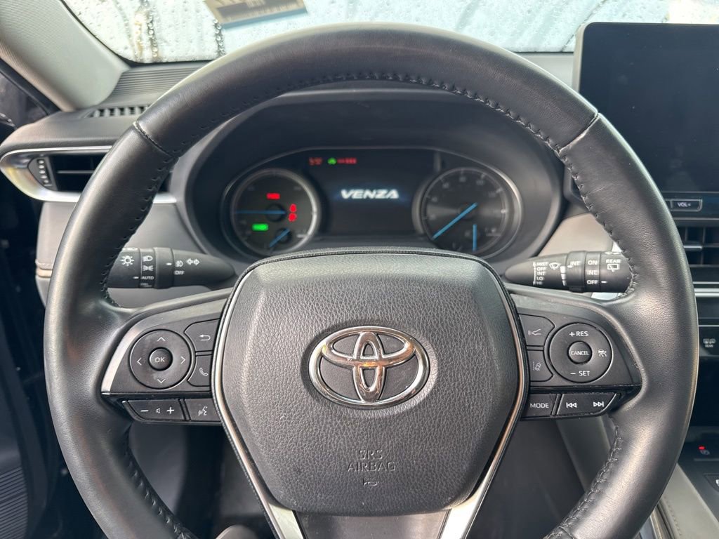 Used 2023 Toyota Venza XLE AWD/4WD image 6
