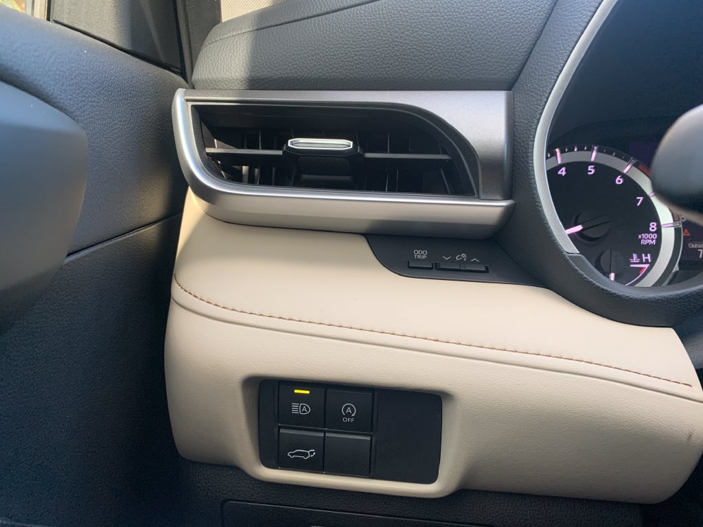 Used 2023 Toyota Highlander XLE FWD image 20