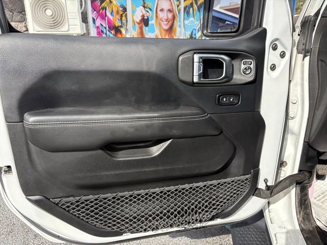 Used 2018 Jeep Wrangler Unlimited Sahara image 26