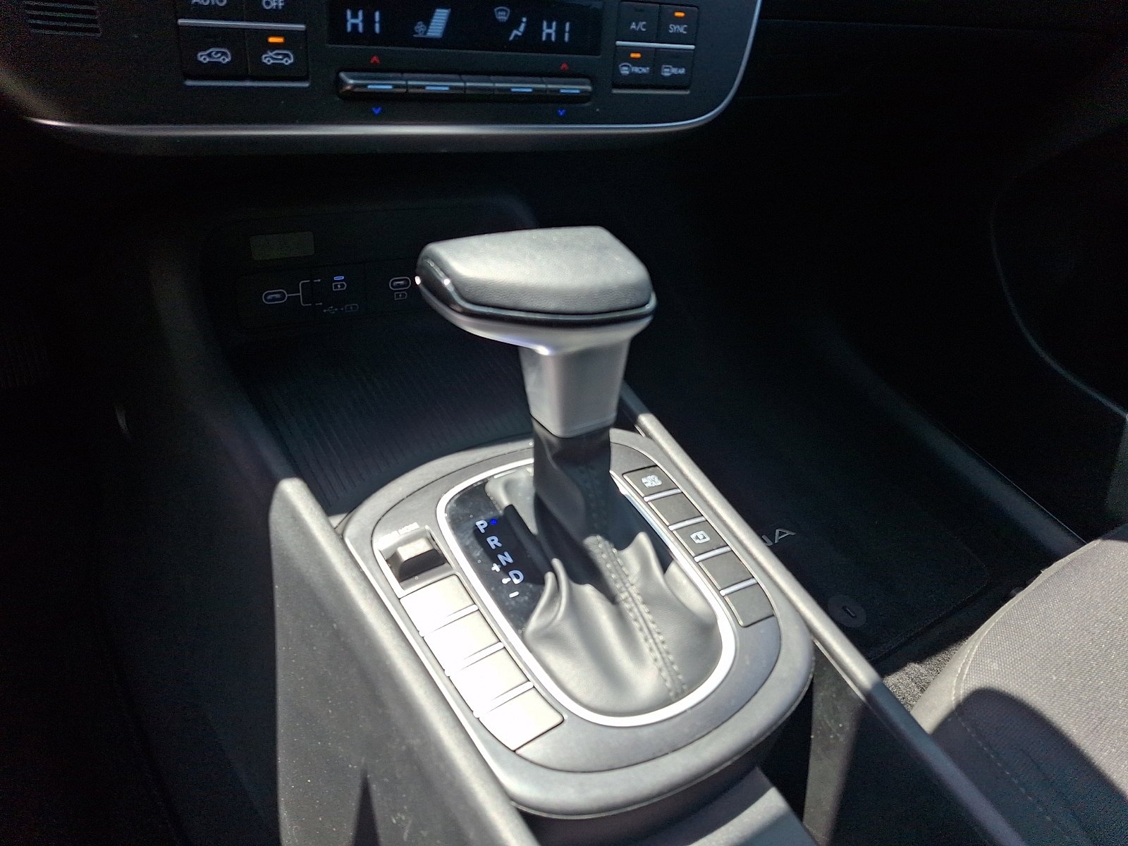 Certified 2024 Hyundai Kona SEL AWD/4WD image 15