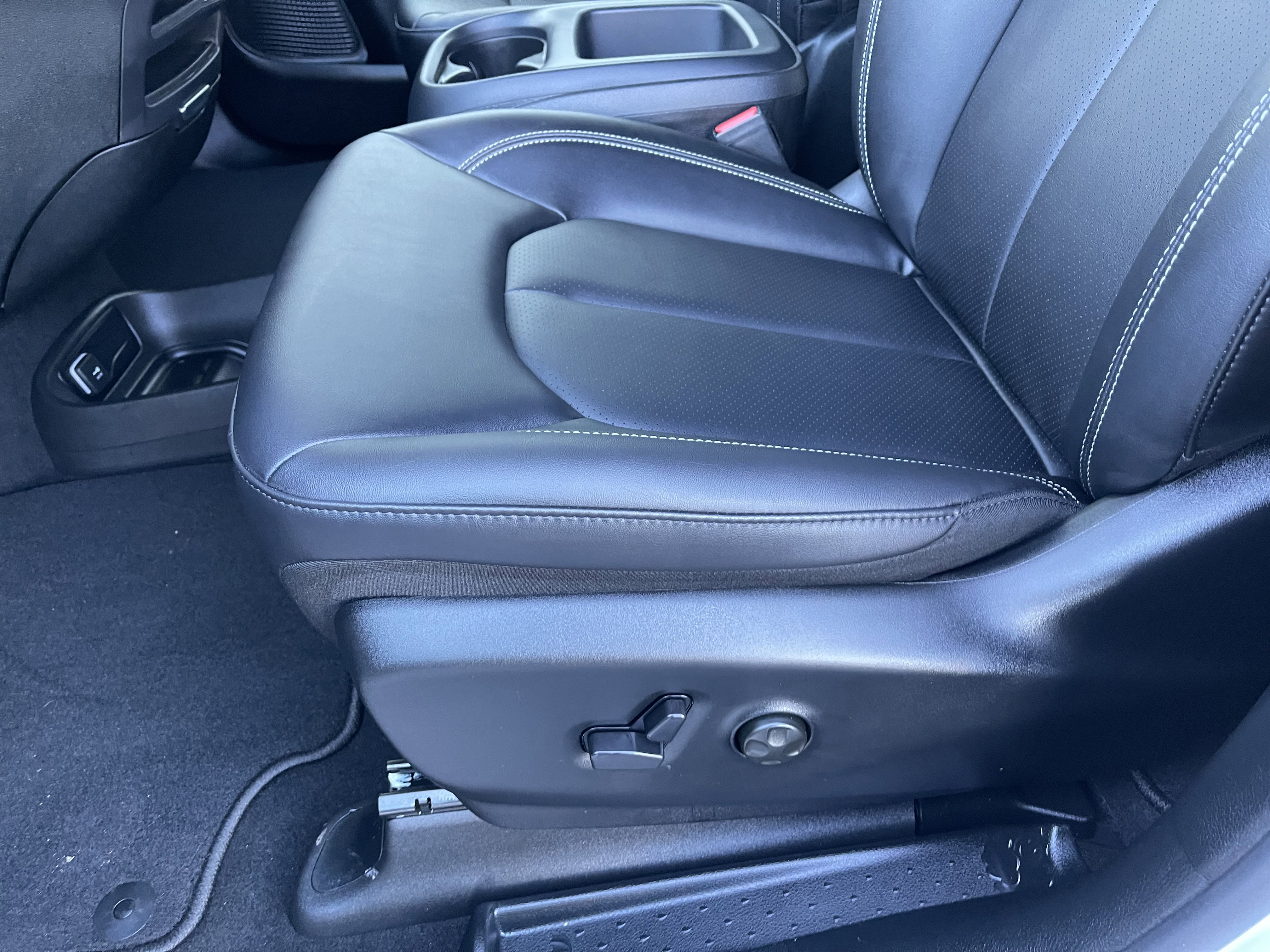 New 2026 Chrysler Voyager LX image 14