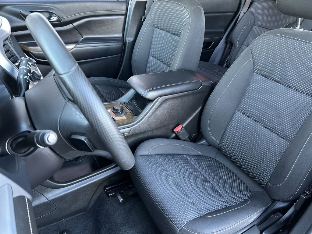 Used 2023 GMC Acadia SLE image 19