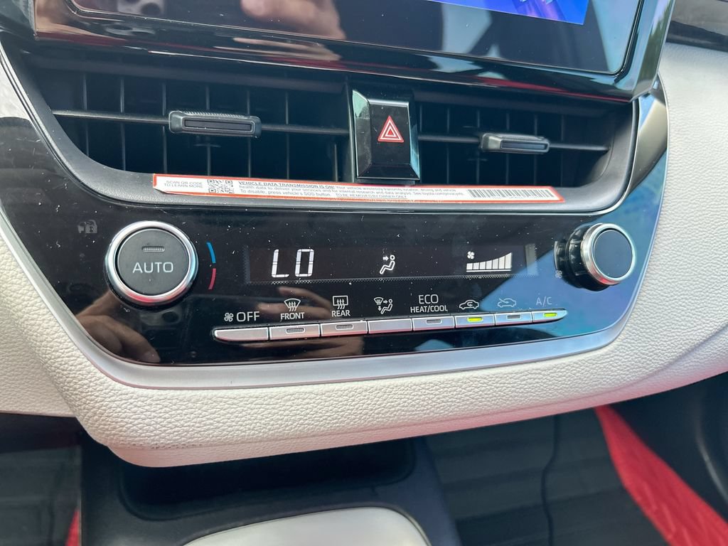 Used 2025 Toyota Corolla LE FWD image 10