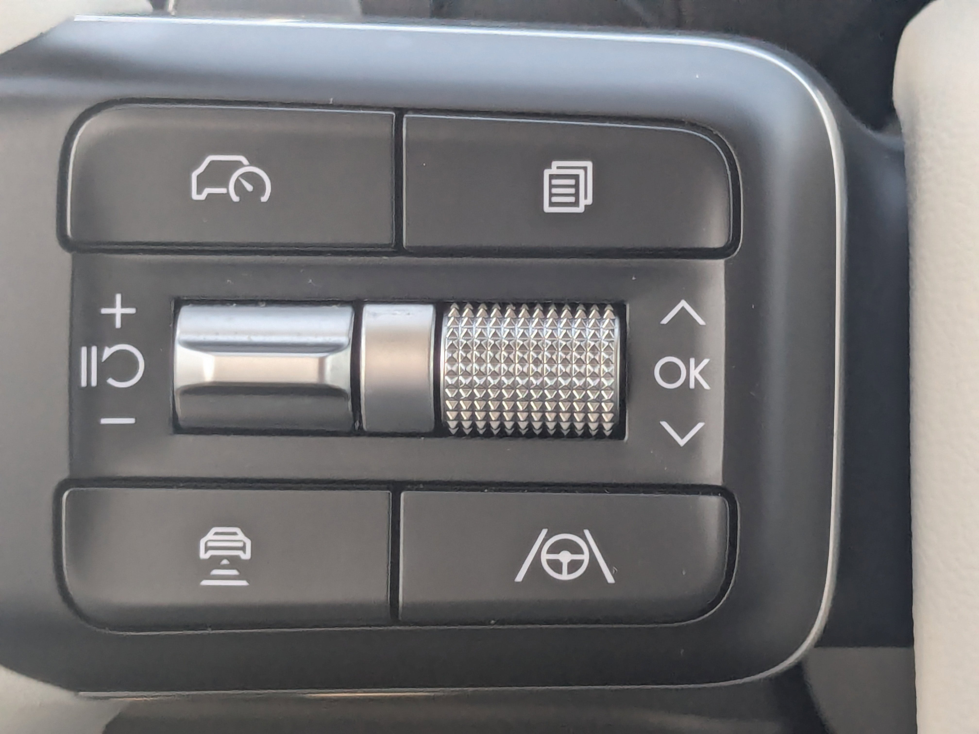Used 2024 Hyundai Santa Fe SEL image 35