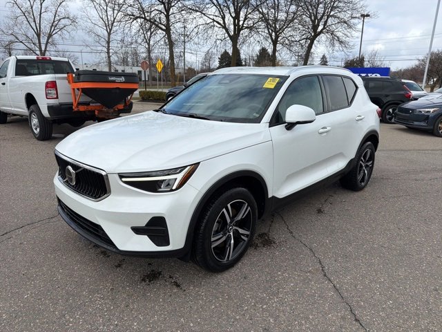 Used 2023 Volvo XC40 B5 Core w/ Convenience Package