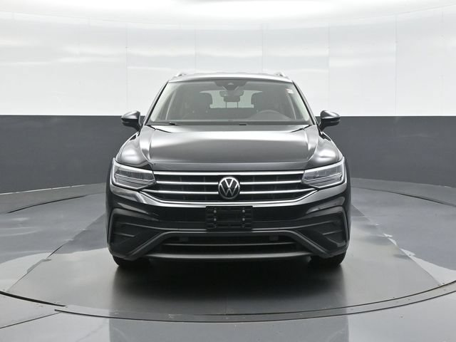 Used 2022 Volkswagen Tiguan SE AWD/4WD image 2