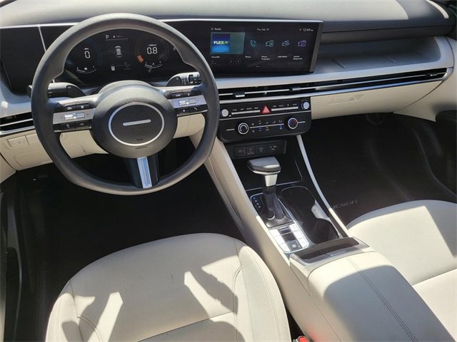 Certified 2025 Hyundai Tucson SE image 14