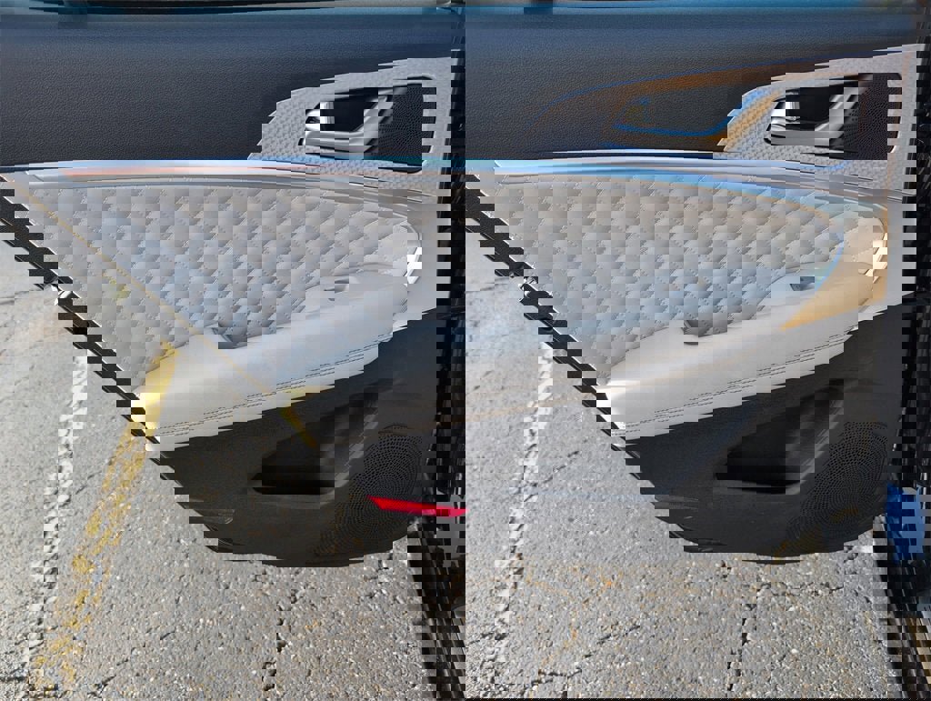 Used 2022 Genesis G70 3.3T image 33