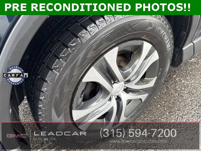 Used 2017 Toyota RAV4 LE image 2