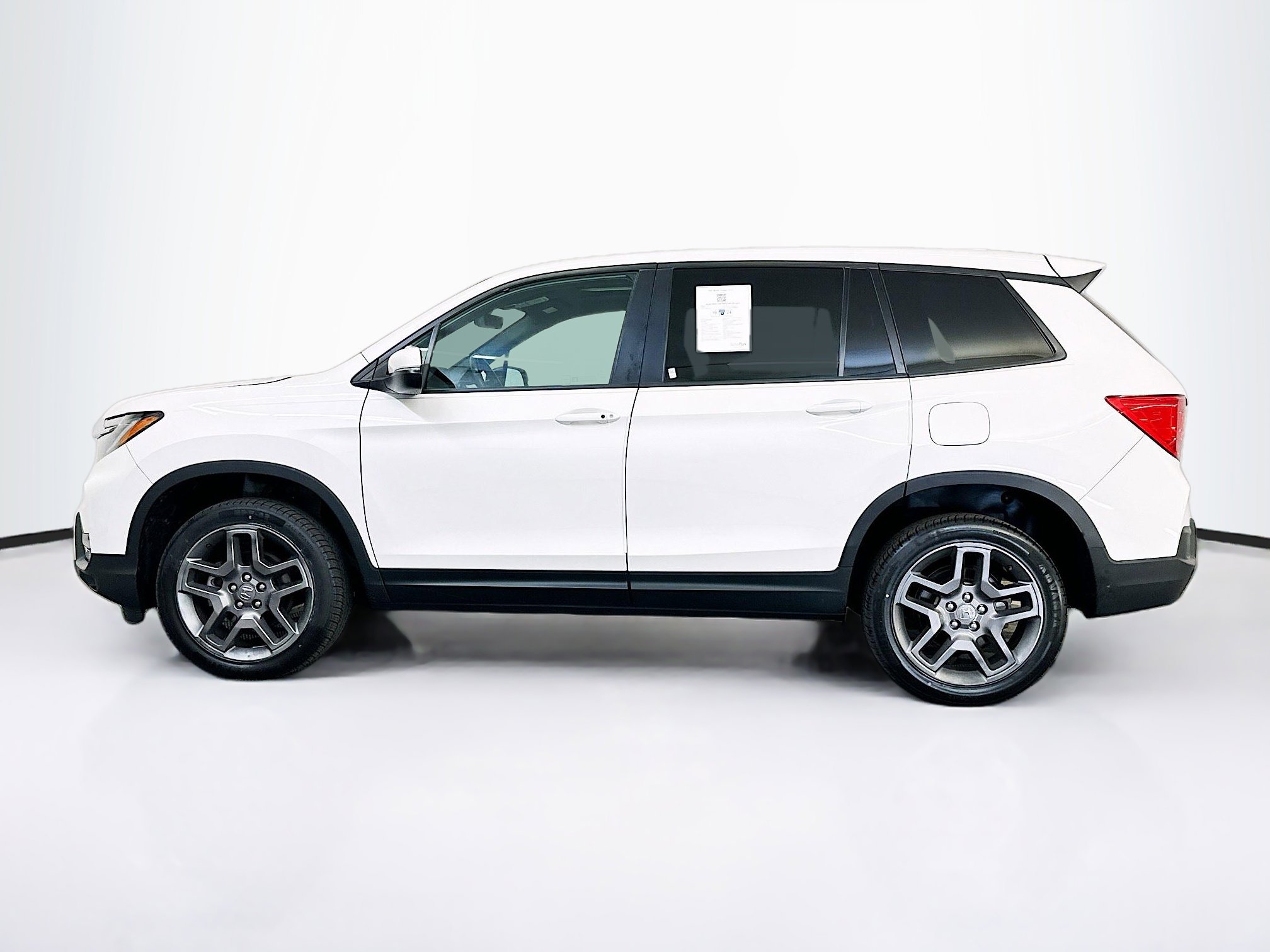 Used 2023 Honda Passport EX-L image 4