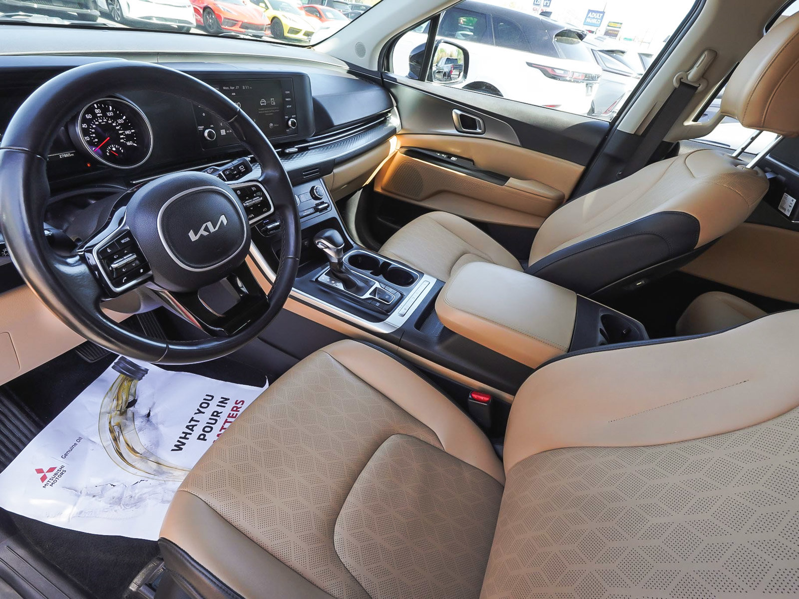 Used 2022 Kia Carnival LX FWD image 13