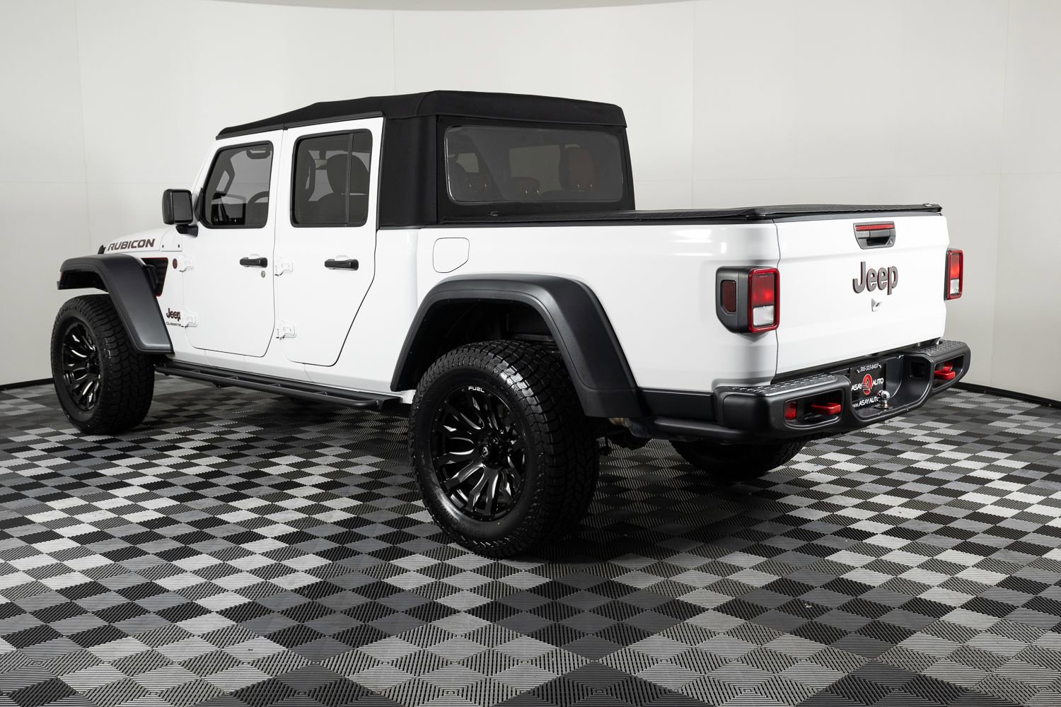 Used 2020 Jeep Gladiator Rubicon image 3