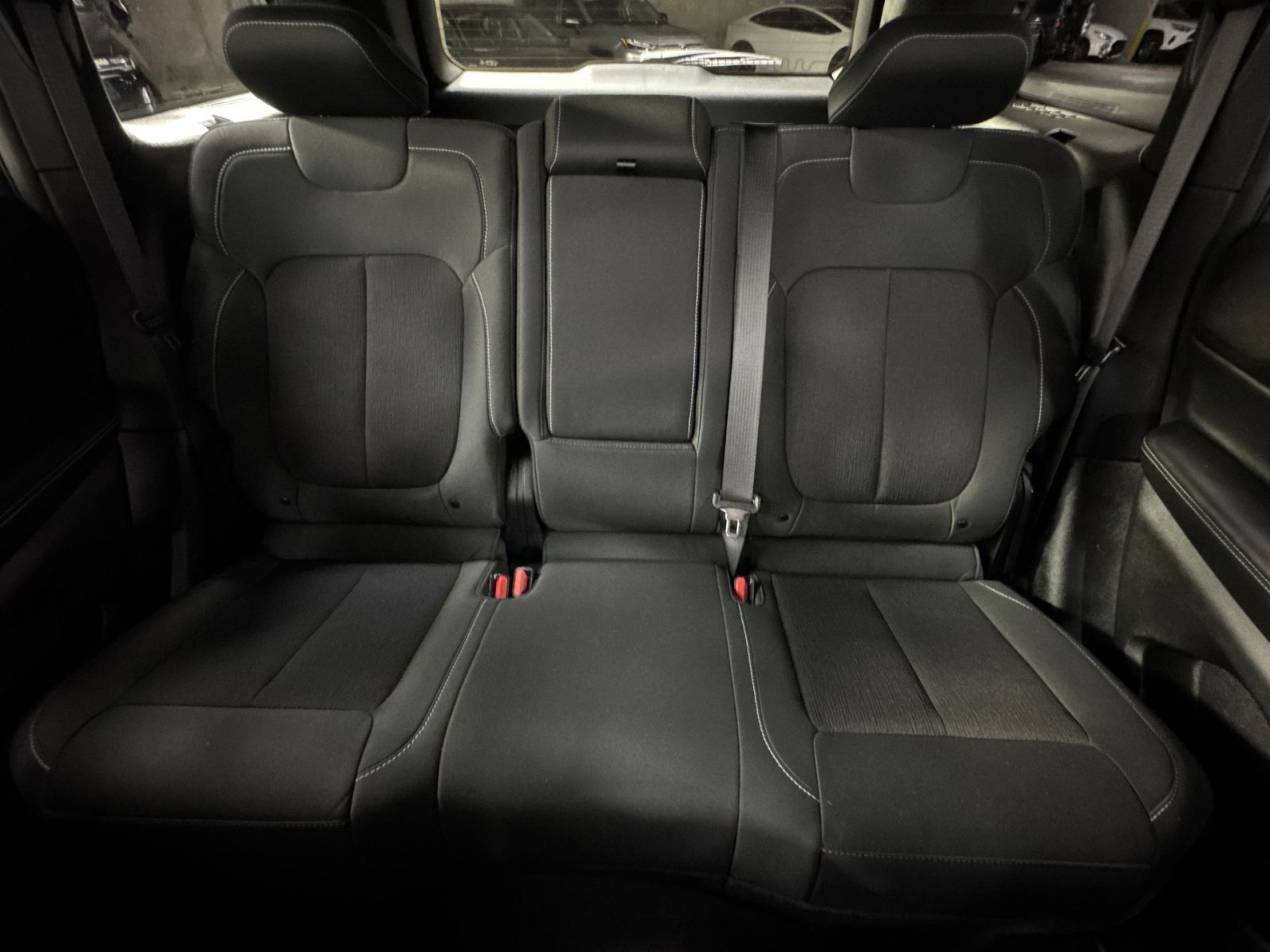 Used 2025 Jeep Grand Cherokee Laredo AWD/4WD image 15