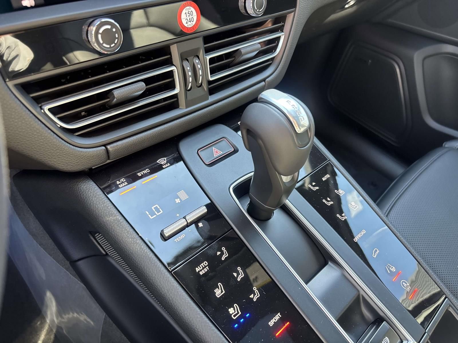 New 2026 Porsche Macan image 34