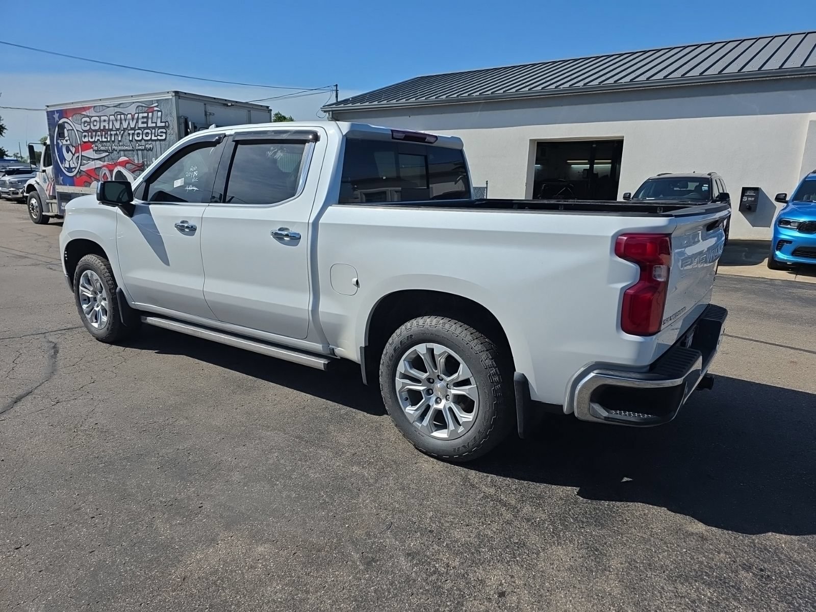 Used 2025 Chevrolet Silverado 1500 LTZ w/ Z71 Off-Road Package AWD/4WD image 7