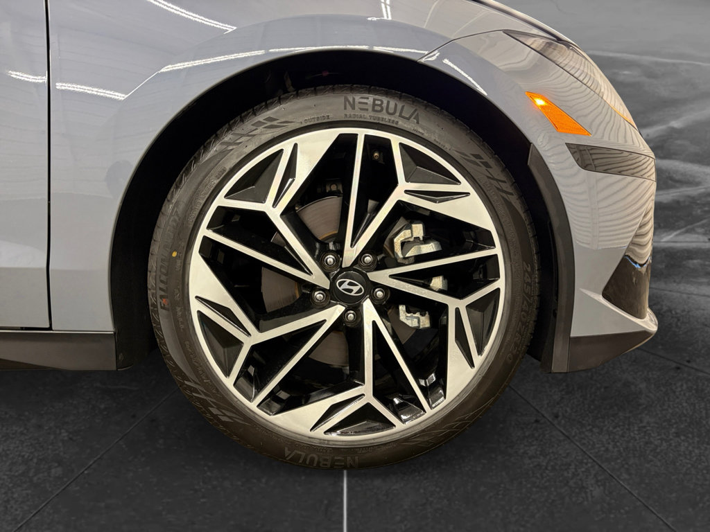 Used 2025 Hyundai Ioniq 6 SEL RWD image 36