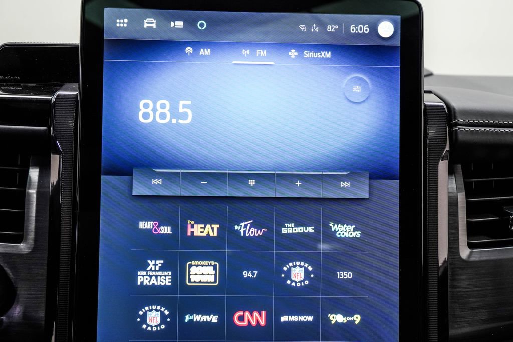 Used 2022 Ford F150 Lightning Platinum image 28