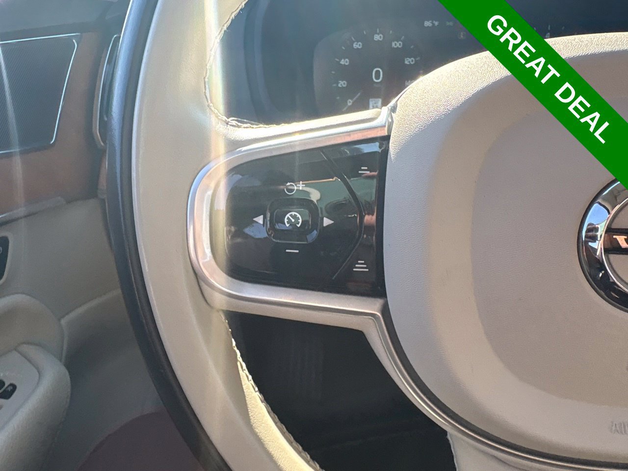 Used 2021 Volvo XC90 T6 Momentum w/ Advanced Package AWD/4WD image 25