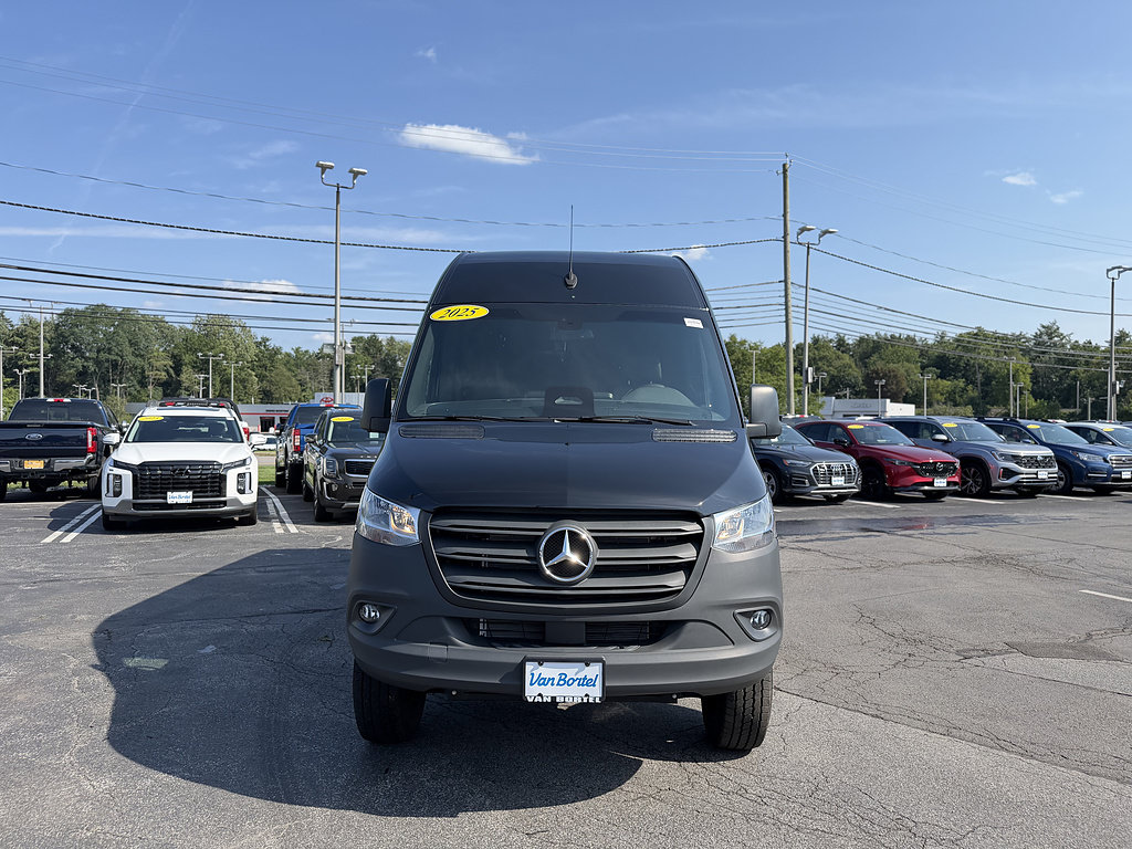 Used 2025 Mercedes-Benz Sprinter 2500 image 9