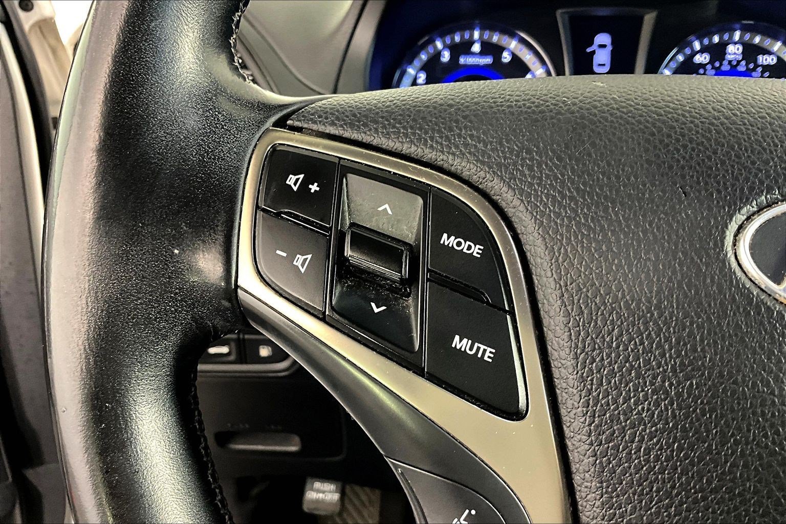 Used 2013 Hyundai Azera FWD image 11