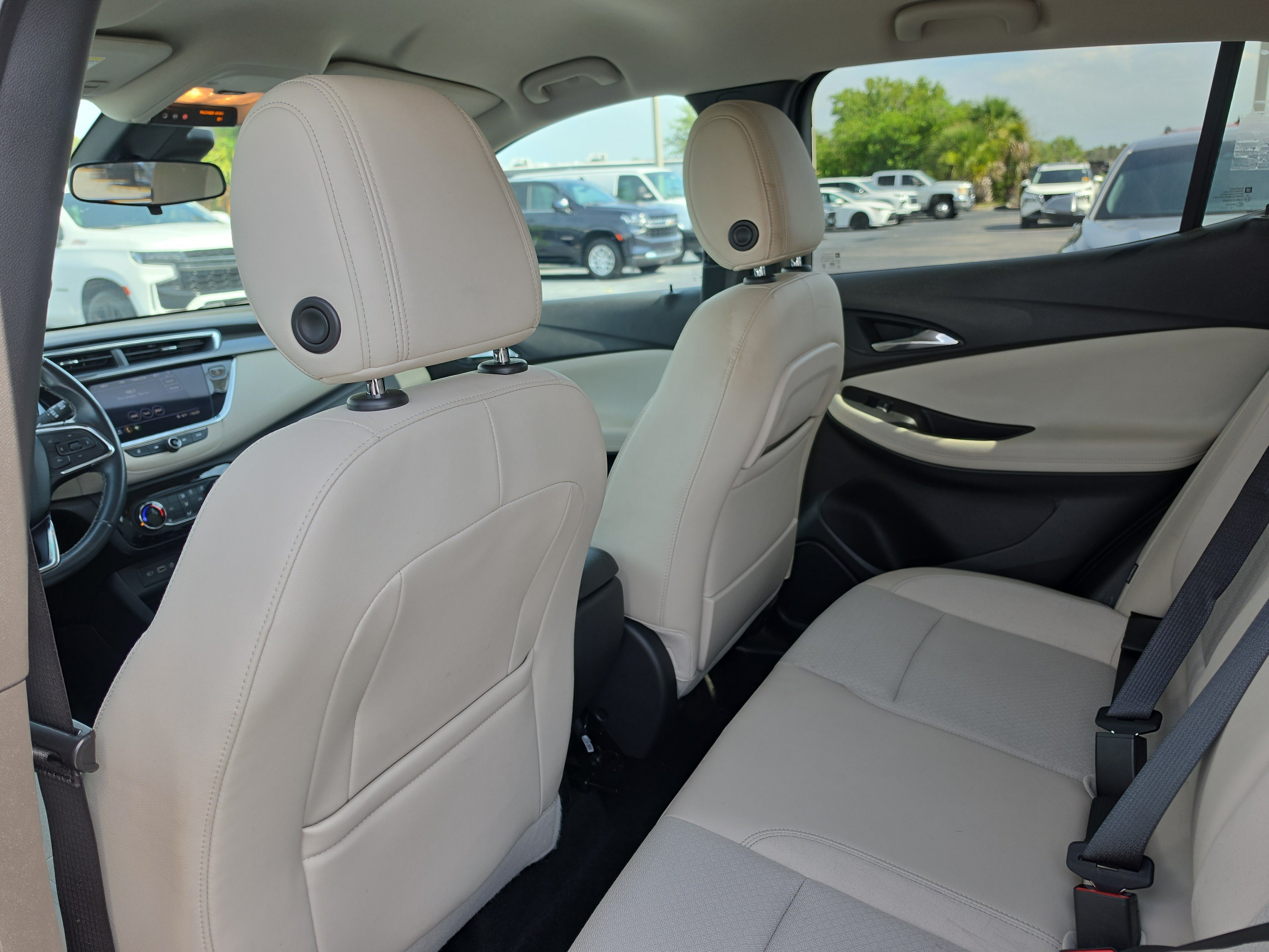 Certified 2023 Buick Encore GX Preferred w/ Cold Weather Comfort Package FWD image 11