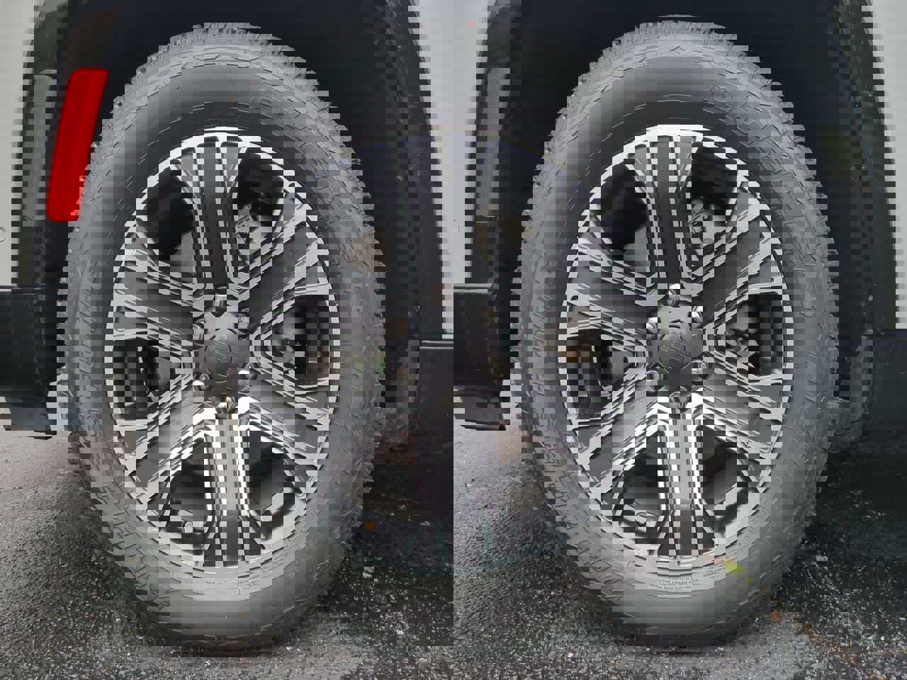 Used 2024 Jeep Wagoneer Series II w/ Flexible Seating Group RWD image 14