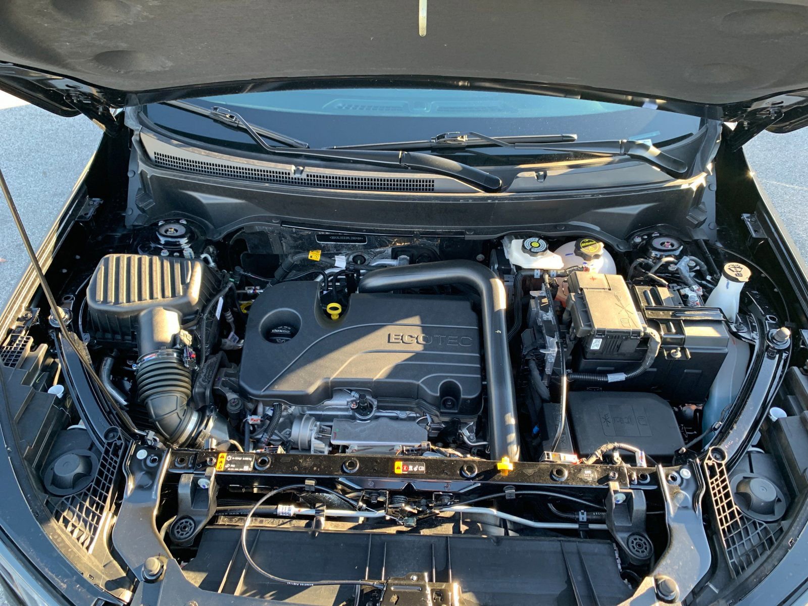 Used 2024 GMC Terrain Denali w/ Black Diamond Edition image 37