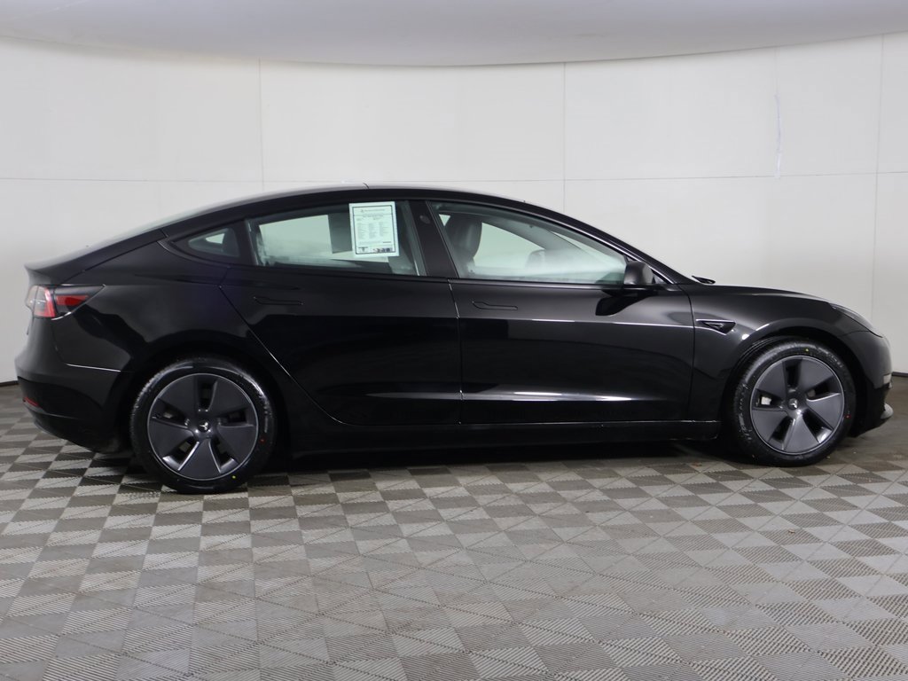 Used 2023 Tesla Model 3 Standard Range image 18