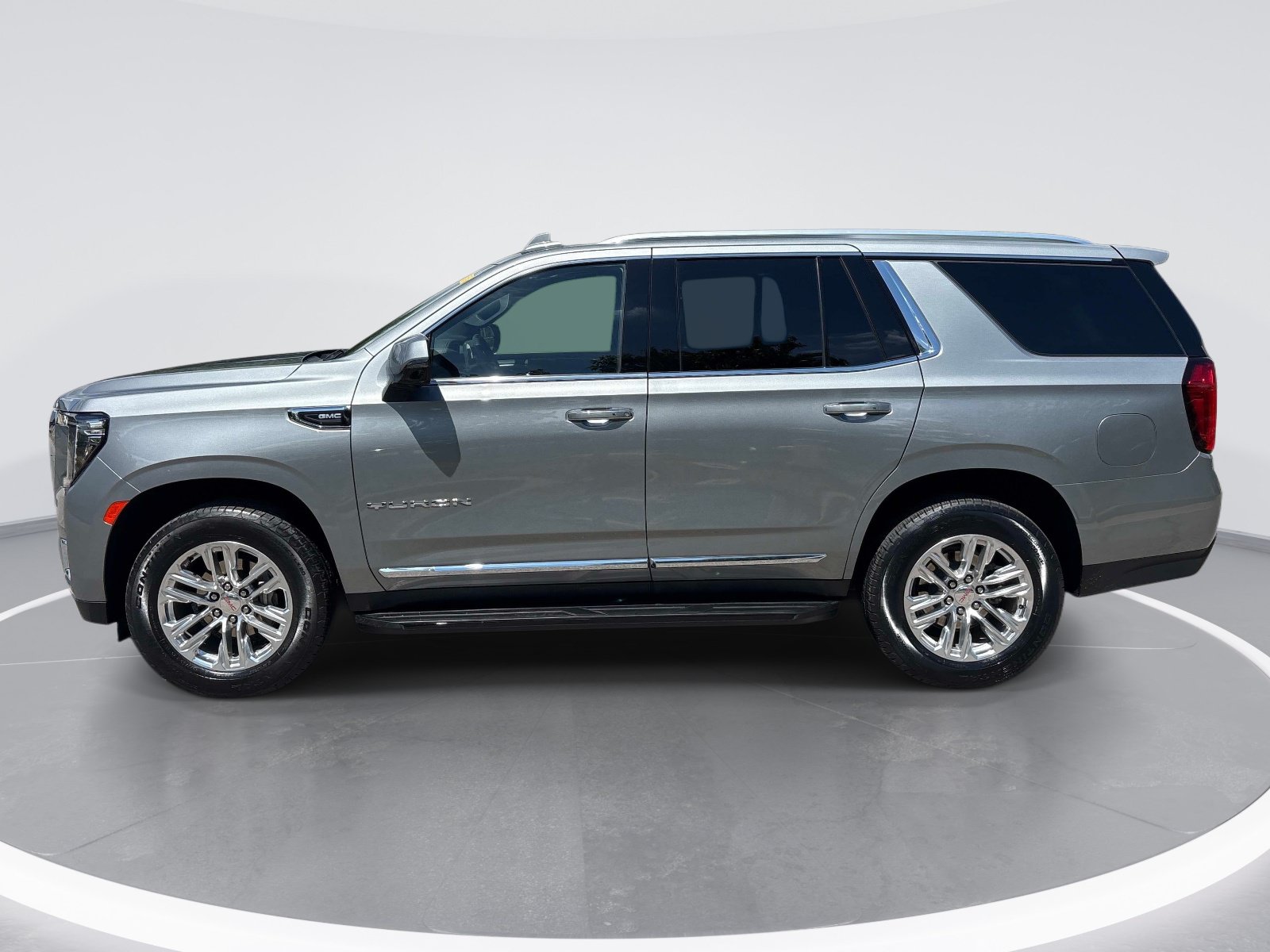 Used 2023 GMC Yukon SLT AWD/4WD image 5