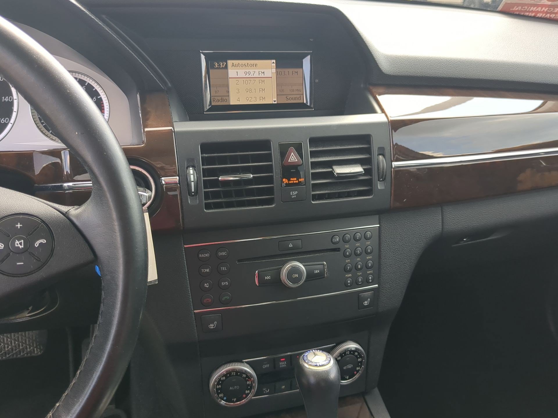 Used 2010 Mercedes-Benz GLK 350 2WD image 17
