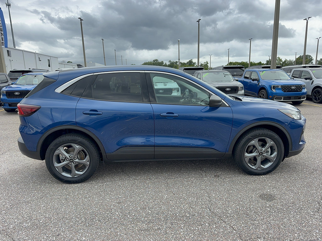 Certified 2023 Ford Escape Active AWD/4WD image 5