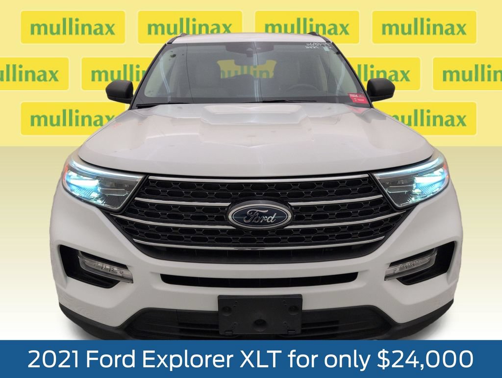 Certified 2021 Ford Explorer XLT w/ Equipment Group 202A RWD image 13
