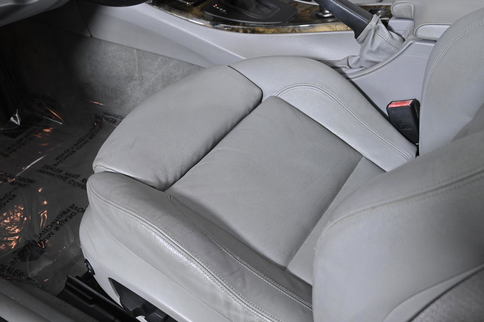 Used 2008 BMW 335i Convertible image 24