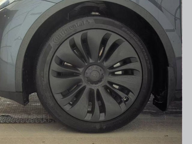 Used 2022 Tesla Model Y Long Range image 20