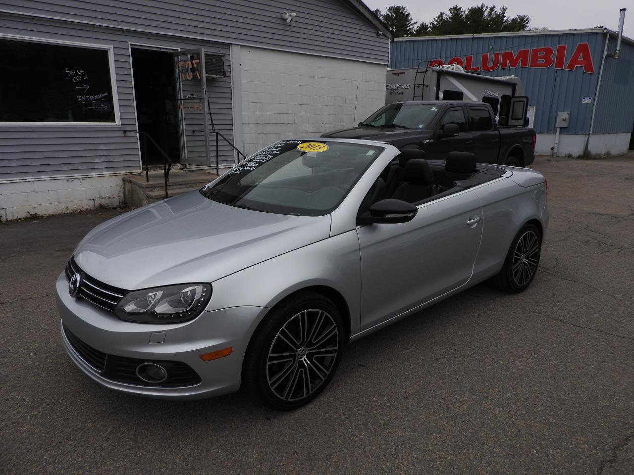 Used 2013 Volkswagen Eos FWD image 2