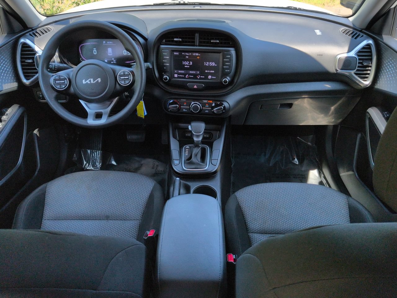 Certified 2023 Kia Soul LX w/ LX Technology Package FWD image 15