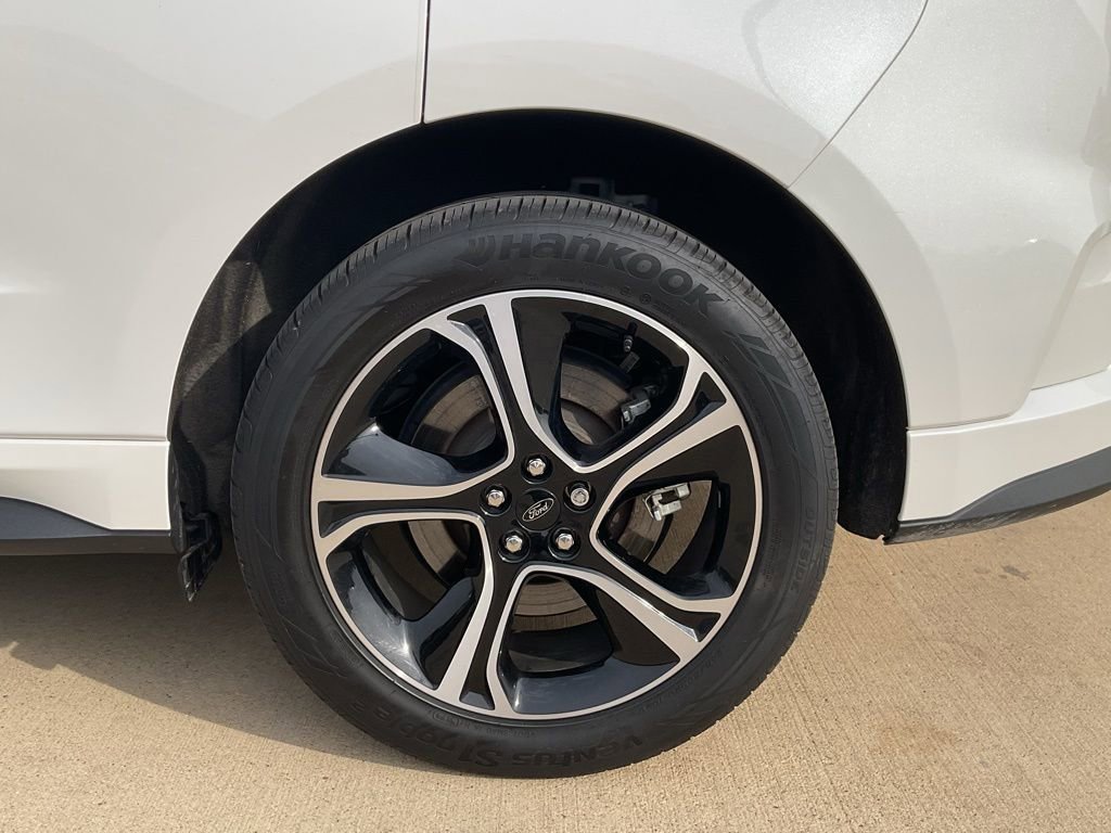 Used 2022 Ford Edge ST image 6