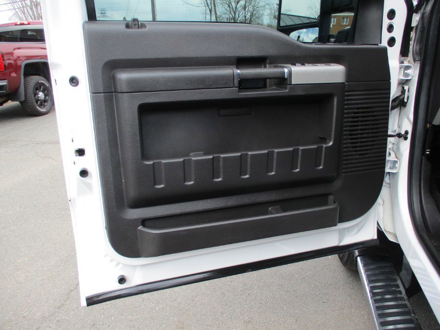 Used 2015 Ford F350 Lariat image 25