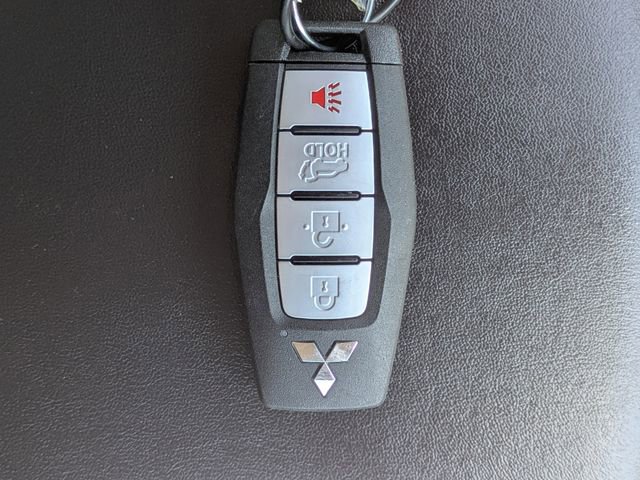 Used 2024 Mitsubishi Outlander SE image 33