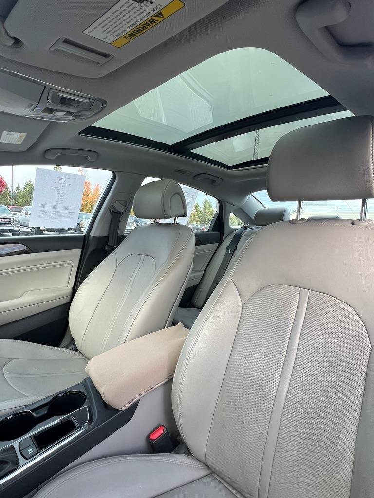 Used 2016 Hyundai Sonata Limited w/ Option Group 04 FWD image 9