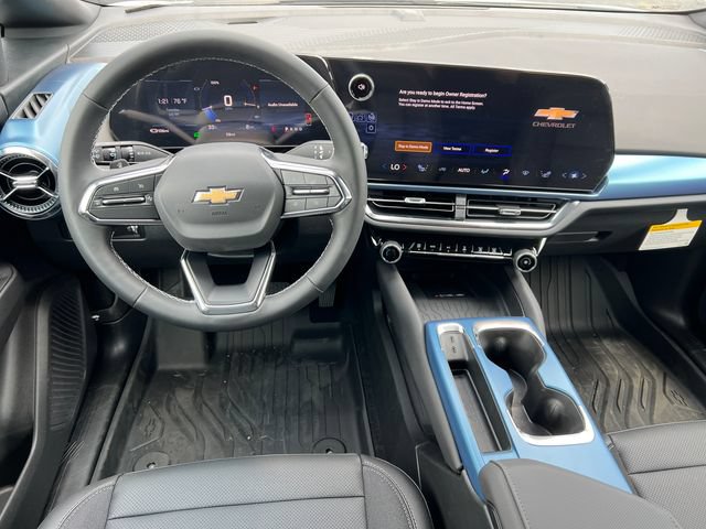 New 2026 Chevrolet Equinox EV LT AWD/4WD image 3