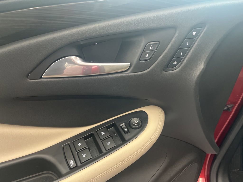 Used 2020 Buick Envision Premium AWD/4WD image 12