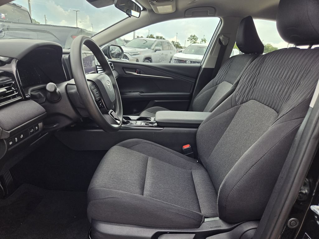 Used 2026 Toyota Camry LE FWD image 27