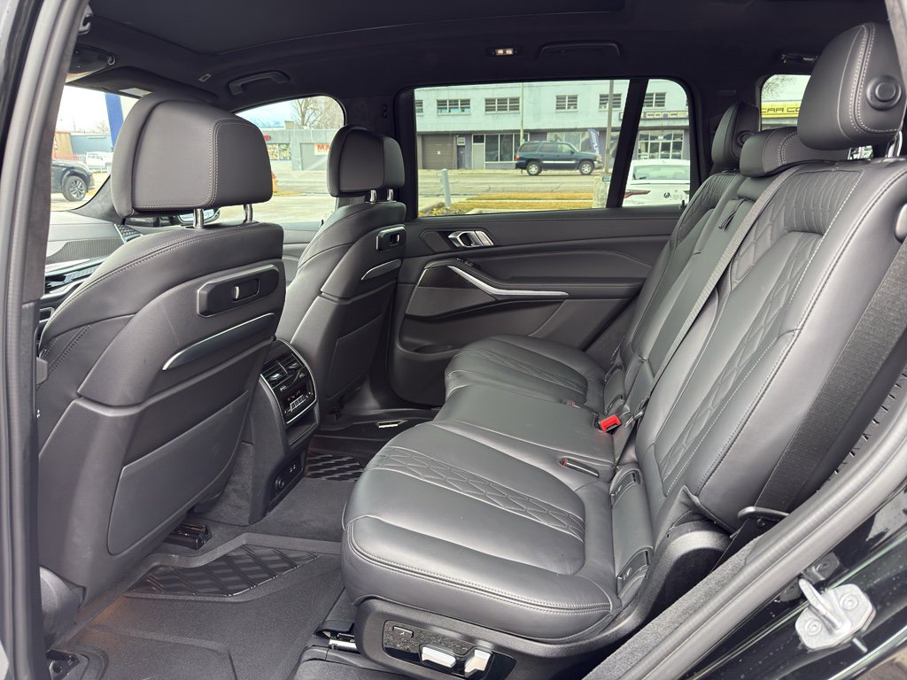 Used 2023 BMW X7 M60i image 22