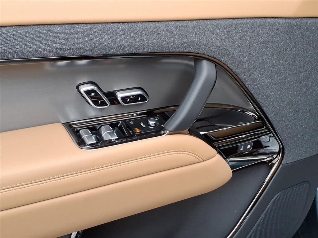 New 2025 Land Rover Range Rover Sport SE AWD/4WD image 11