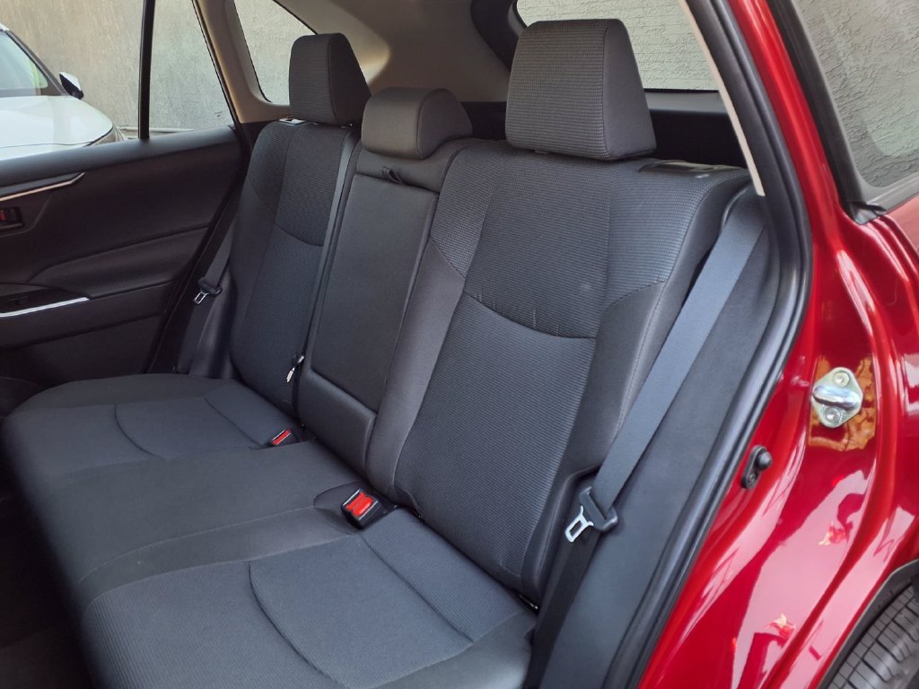 Certified 2025 Toyota RAV4 LE FWD image 22