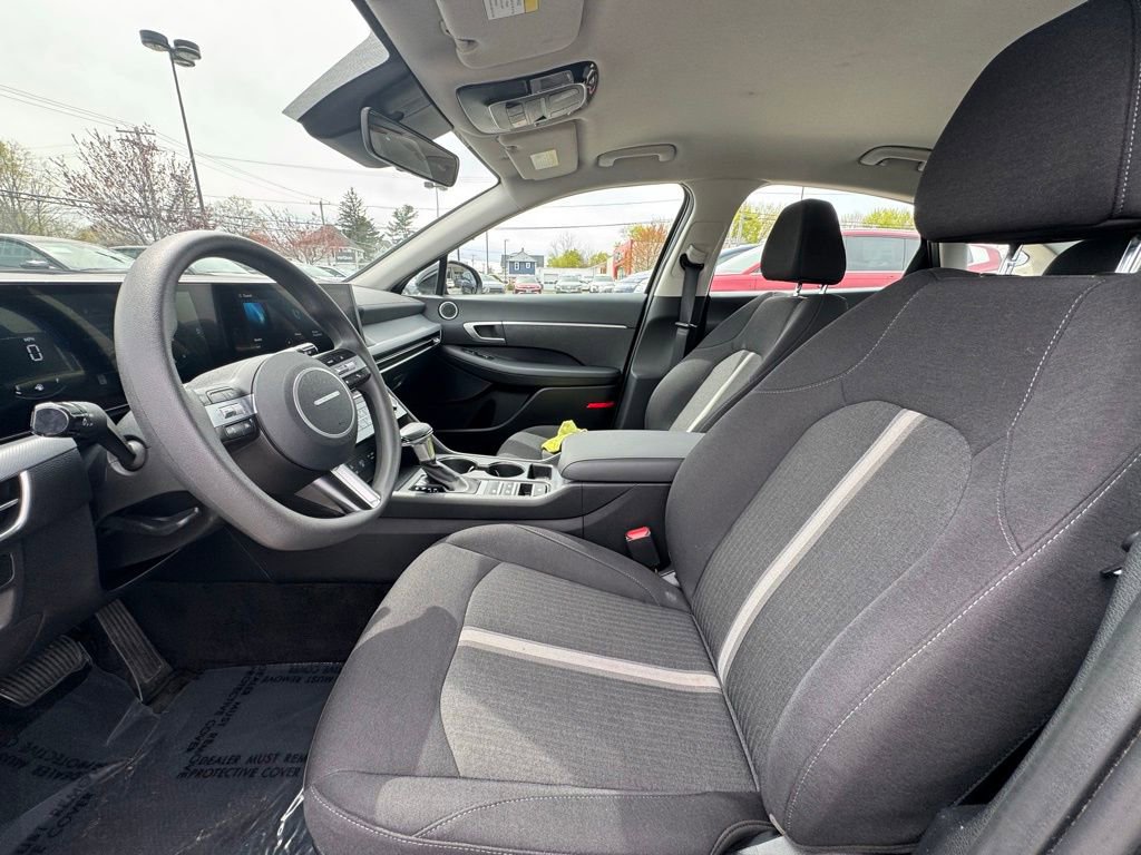 Used 2025 Hyundai Sonata SE FWD image 24