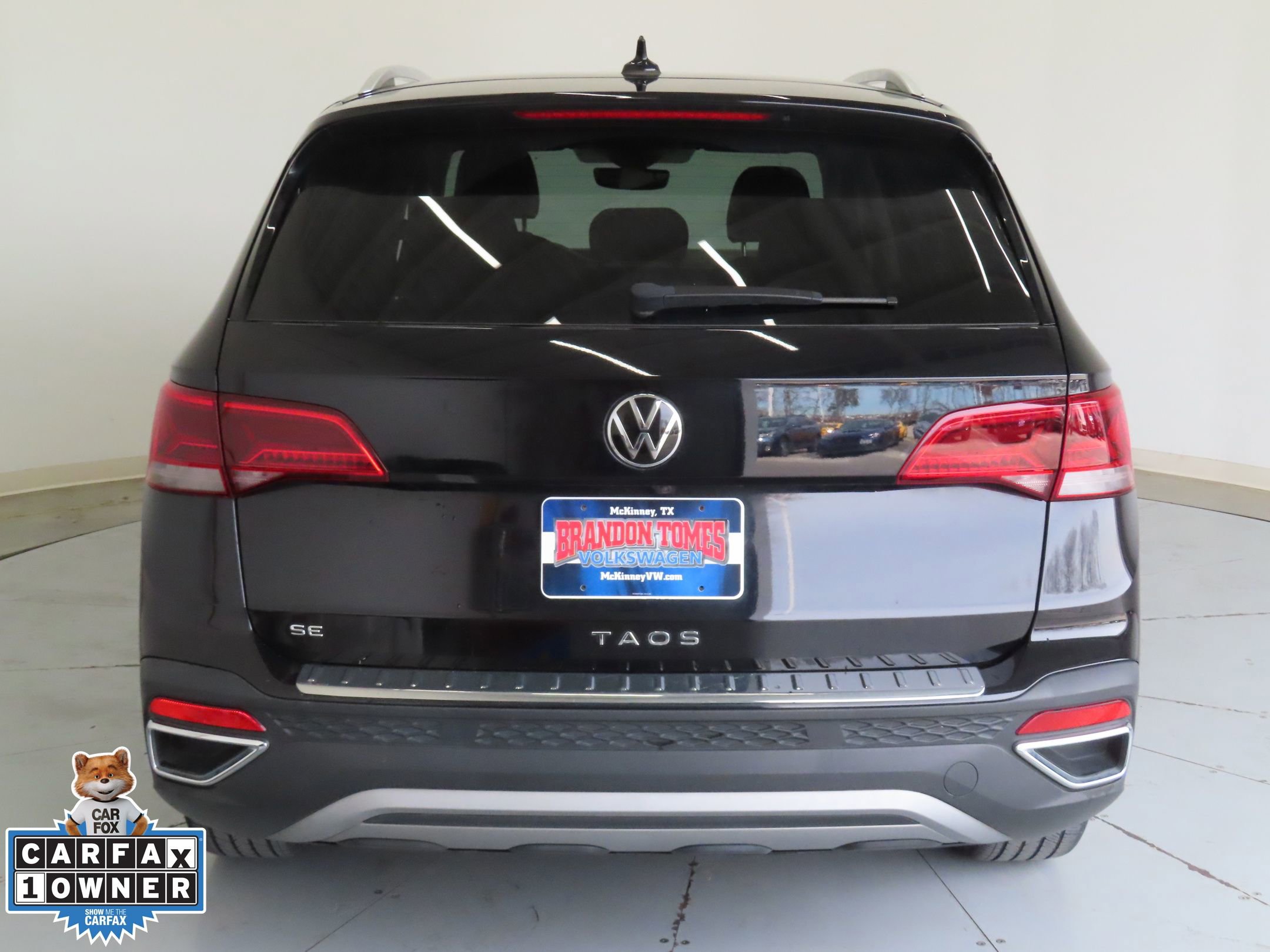 Certified 2023 Volkswagen Taos SE image 5